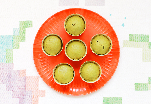 Grüne vegane Matcha-Cupcakes backen