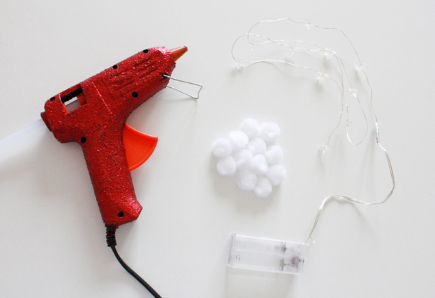 DIY Lichterkette mit Pompoms