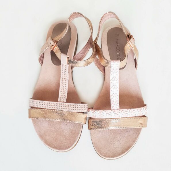 DIY Sandalen verzieren und verschönern mit Satinband und Blumen